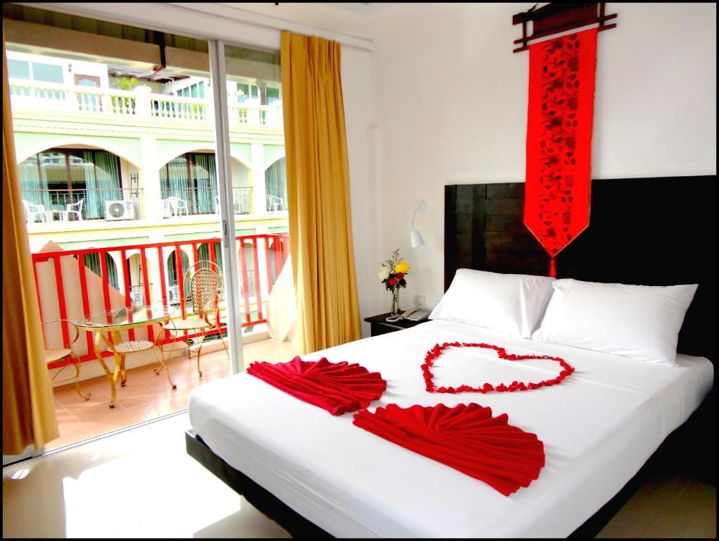 Boomerang Inn Phuket Room photo